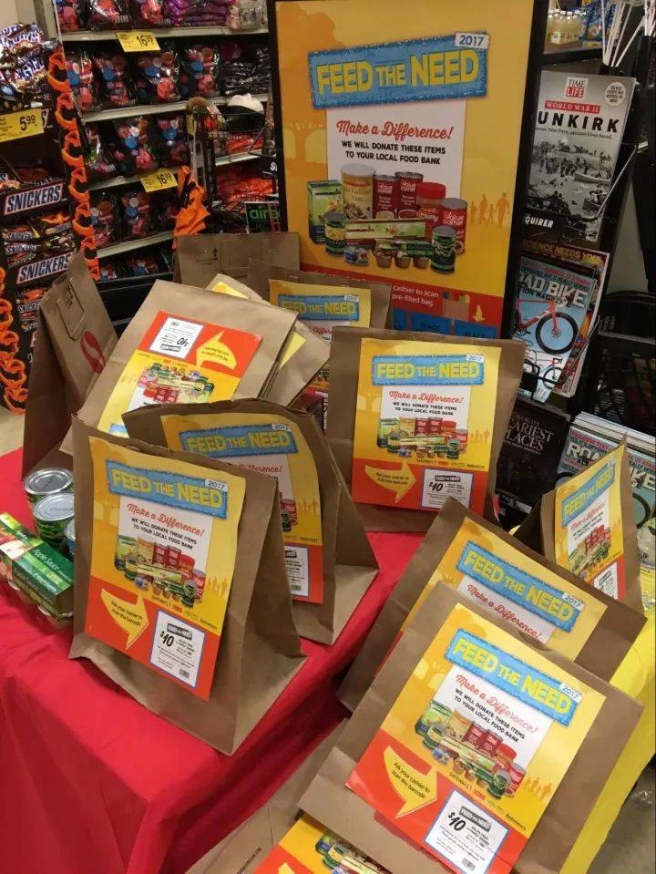 美國中檔連鎖超市 Safeway 的食品捐贈包裹
