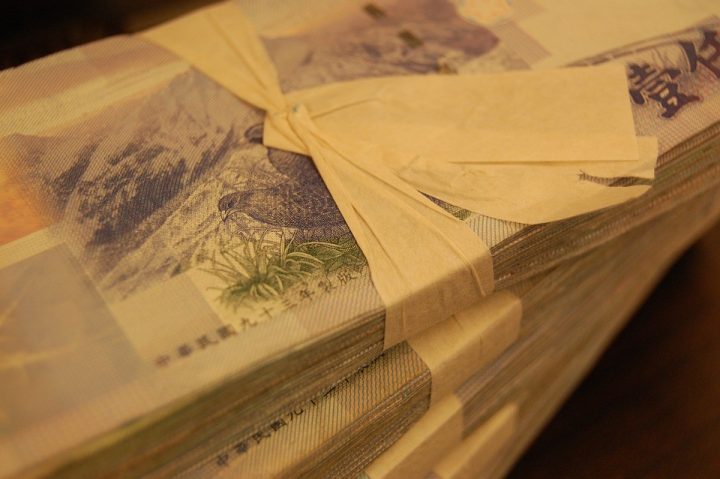 軟體,低薪