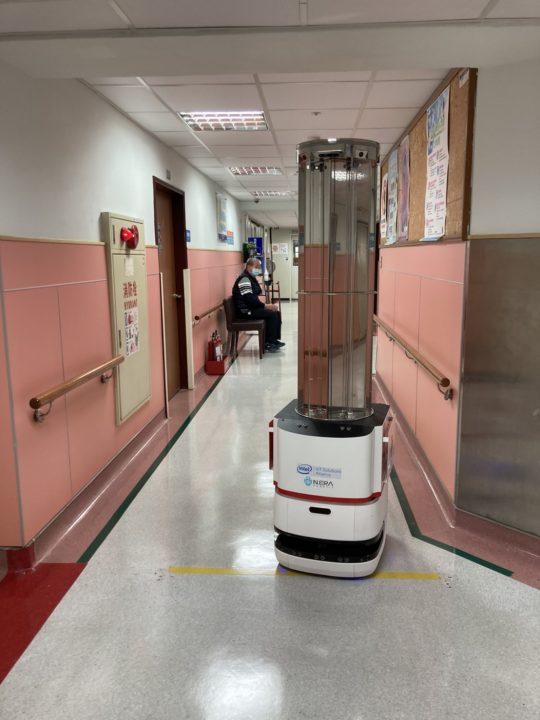 凌華_新世代機器人_AMR_醫療機器人