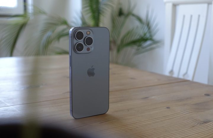 iPhone 13
