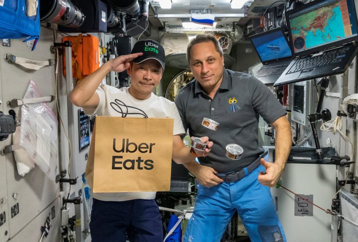 ubereats,太空