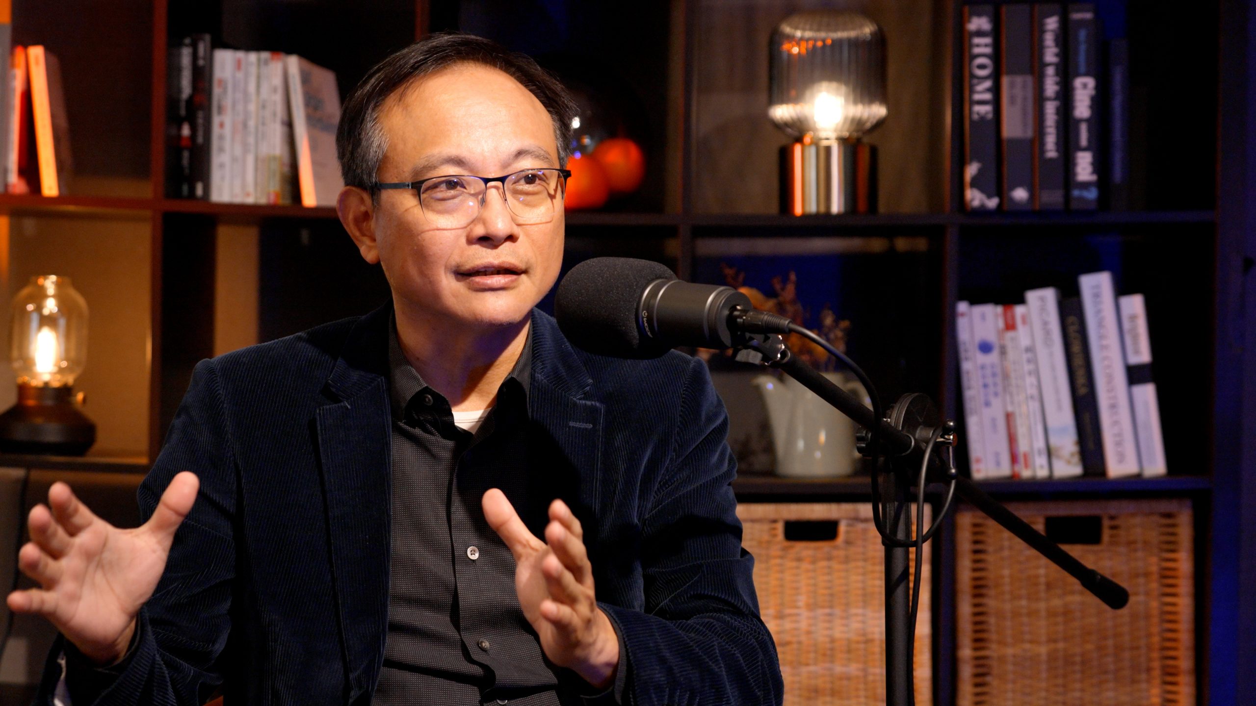 歡迎來到 AI 掌管的工廠!凌華董事長劉鈞:工廠「群機智主」,人類決策降低 | TechOrange 科技報橘
