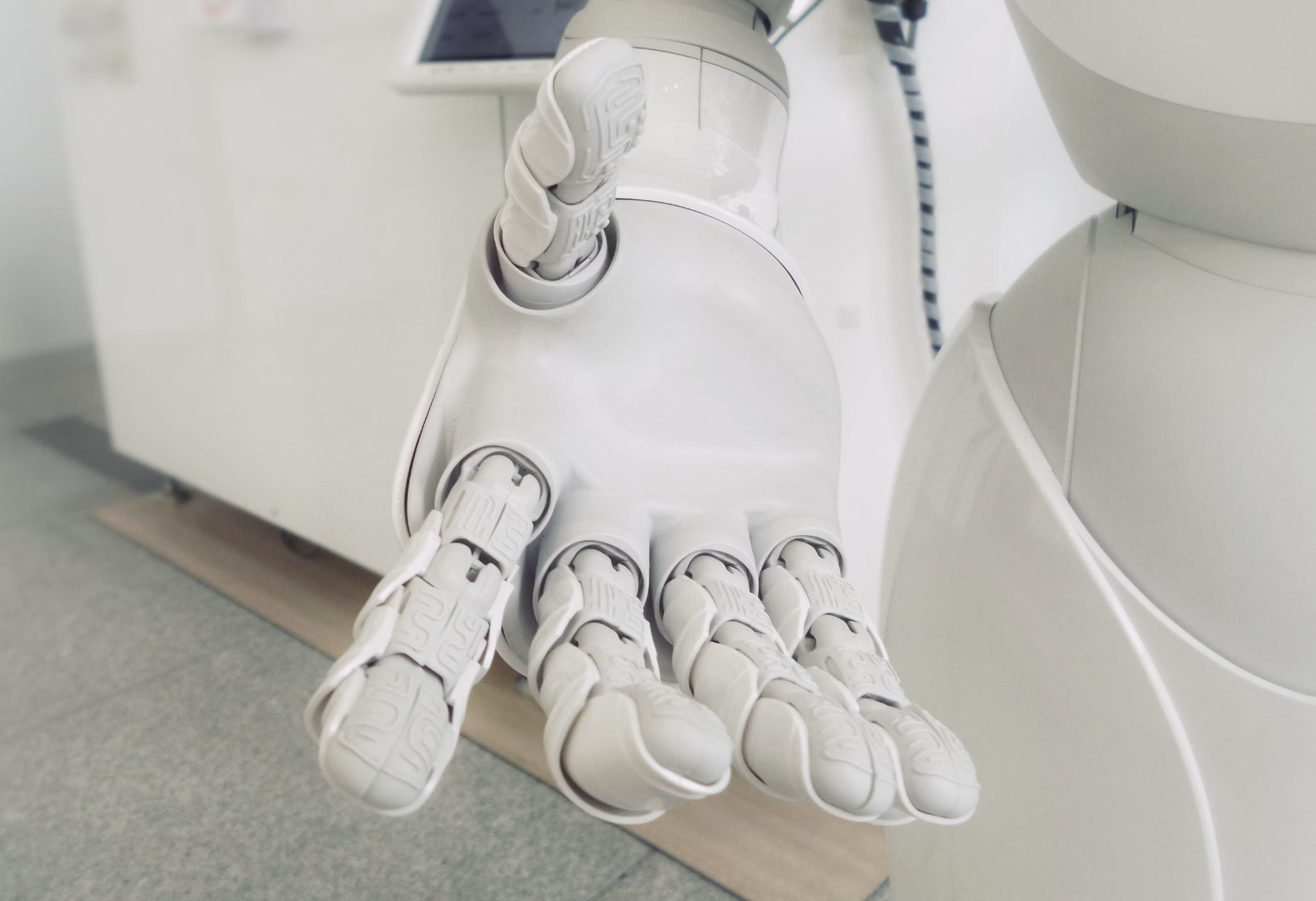 AI取代人類工作是真的嗎？IBM報告顯示多數主管認為AI幫助人類工作，而不是取代