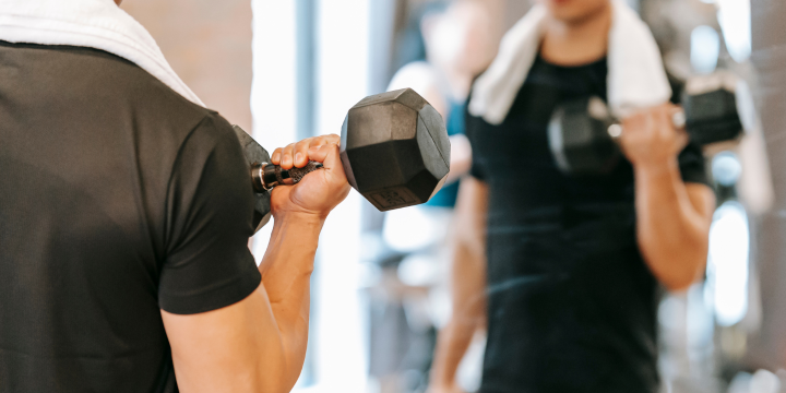 每週三去屈臣氏買東西，就能到 World Gym 健身一個月！