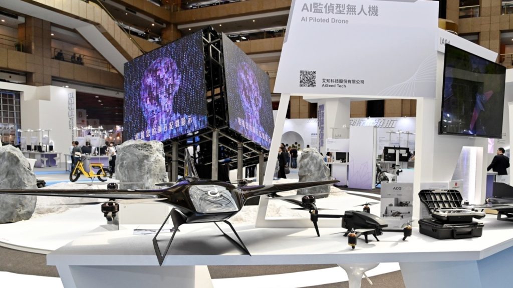 台灣不能只會造硬體，經濟部要 AI 軟體 4 年超越韓國新加坡