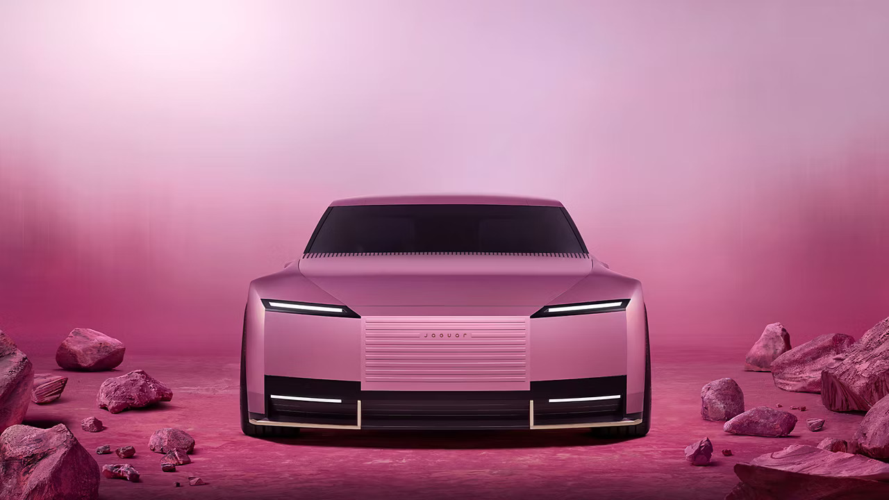 用 30 秒廣告親手摧毀百年形象，Jaguar 為什麼不想再當傳統車廠？