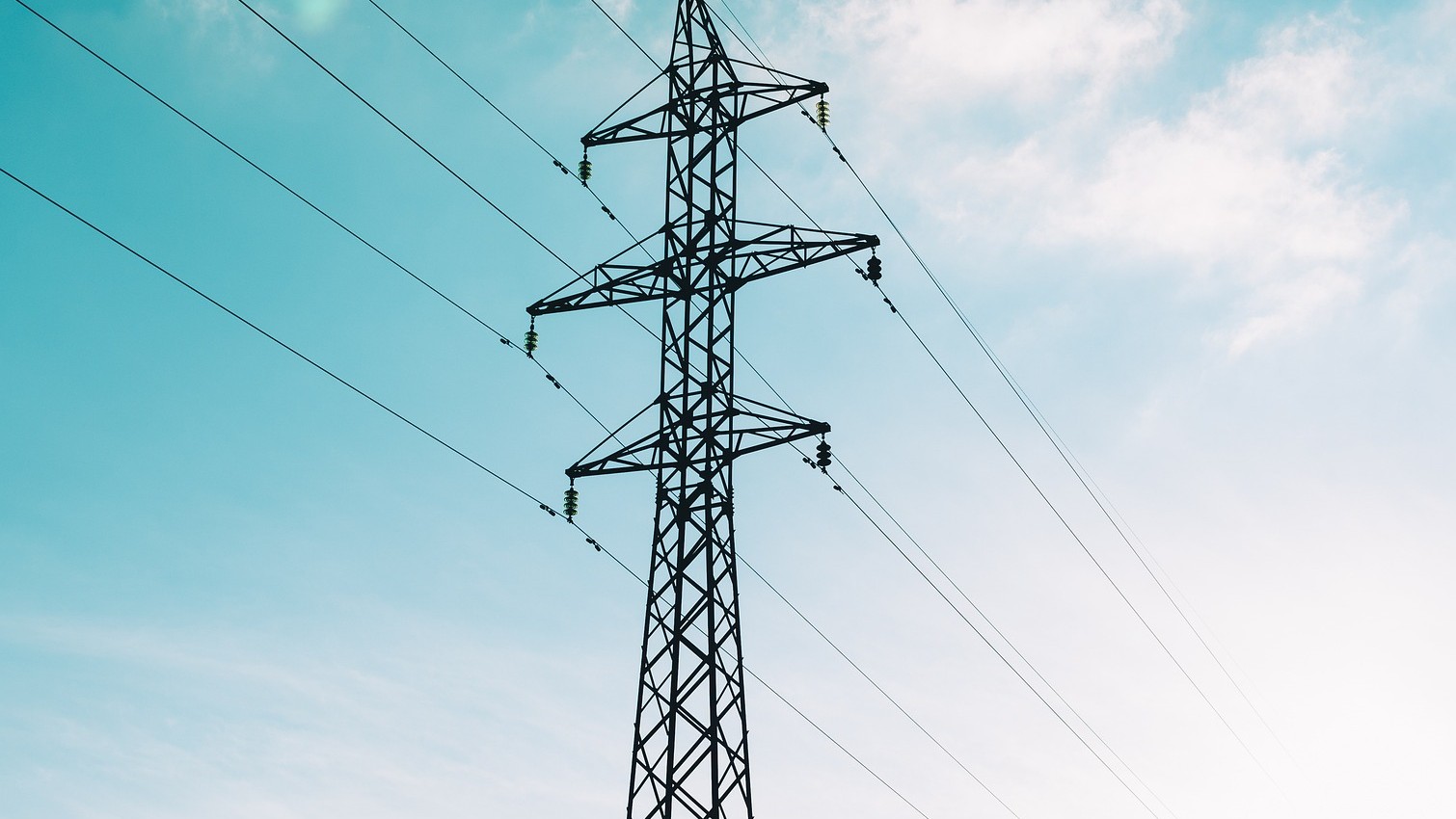廠商也知道台灣電價貴！經長指高耗電量資料中心應設中南部