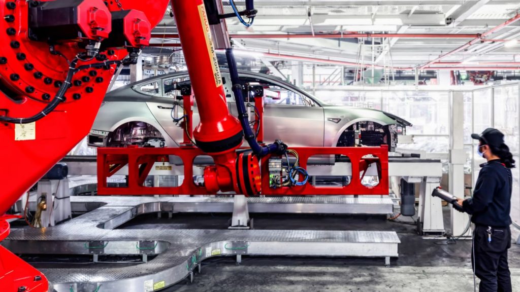 馬斯克稱「特斯拉工廠就是產品」,生產更智慧沒必要投資 NISSAN