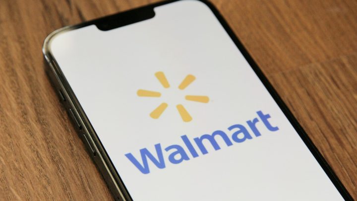打破有錢人不敢逛大賣場的羞恥心，Walmart 靠電商轉型股價狂飆 83%