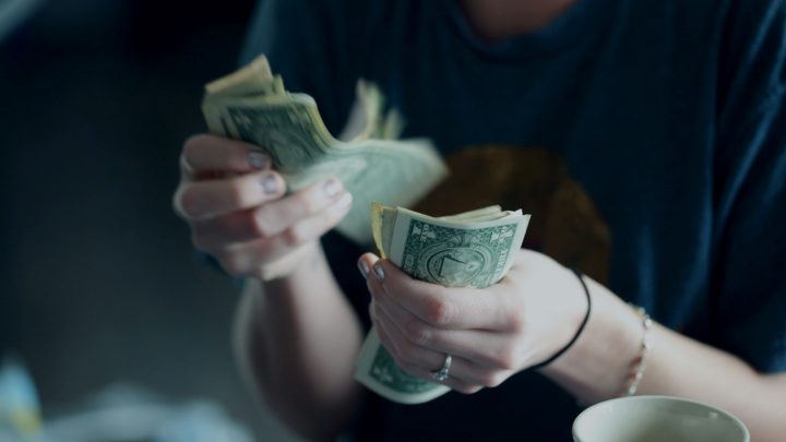 詐騙集團也數位轉型？導入 AI 翻譯進攻歐美，還裝星鏈防止斷網