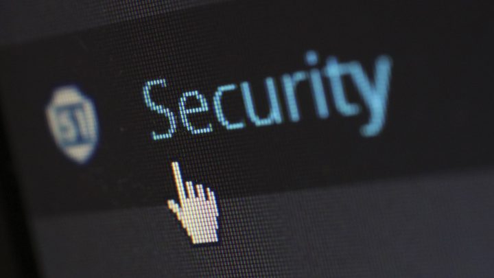 用 AI 模仿老闆聲音騙走 1600 萬，專家指新世代資安防禦將是 AI 對抗 AI