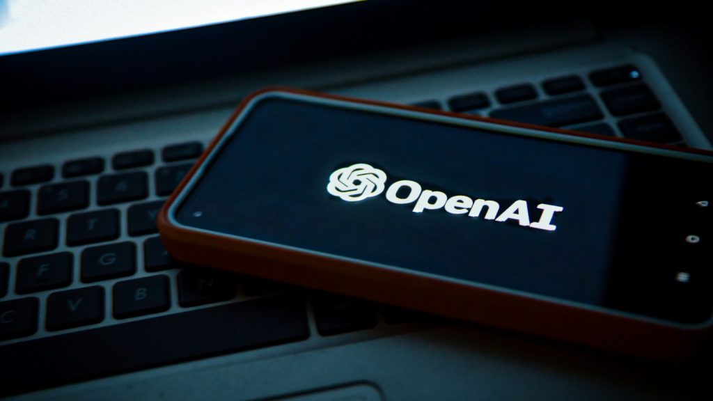 離職員工深度揭密 OpenAI 職場文化：精英管理配合行動主義，內部從下到上高度自律