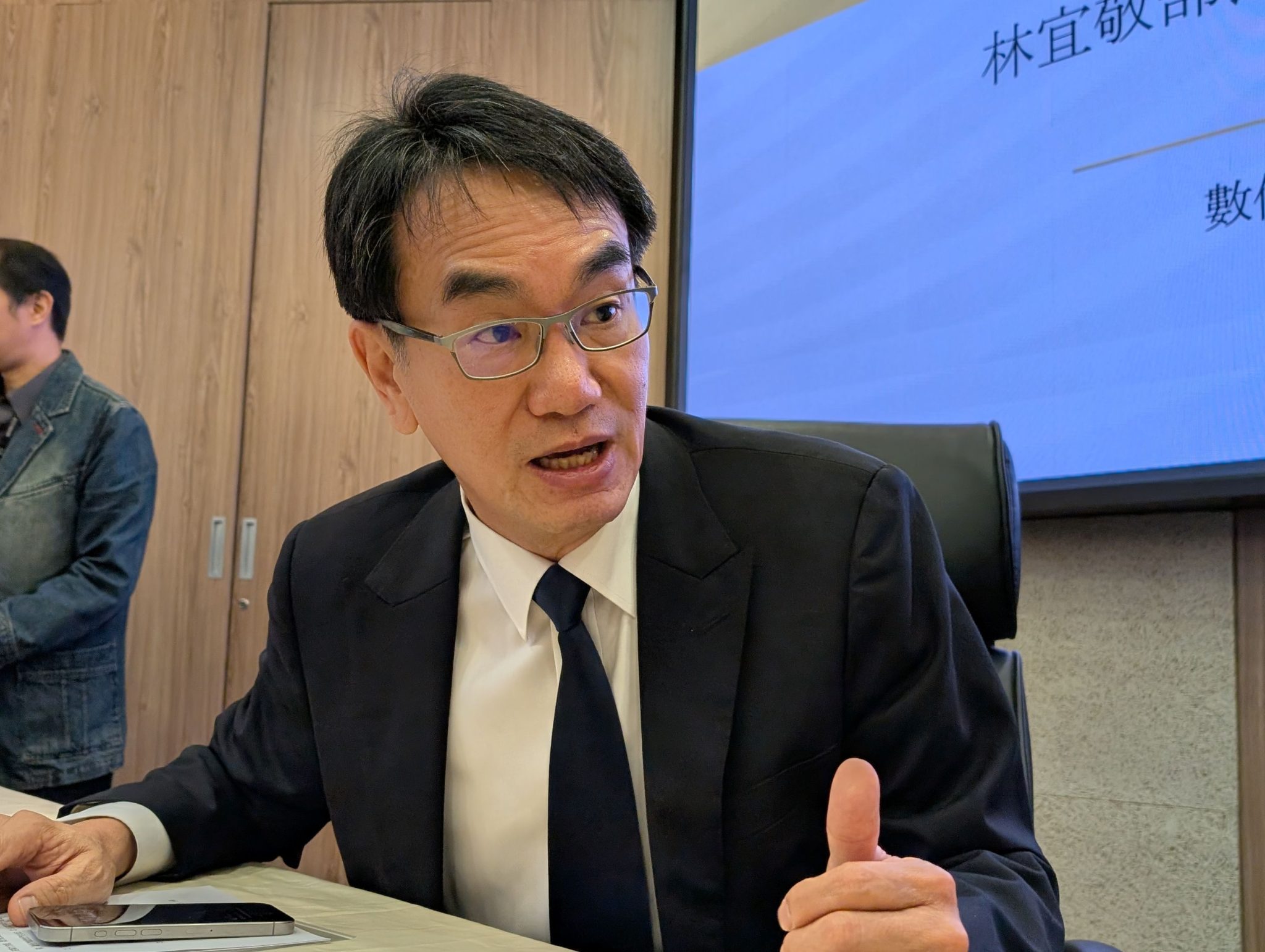 【數發部長新上任】林宜敬宣示 3 大施政重點，AI 政策、資安韌性、打詐說法一次看