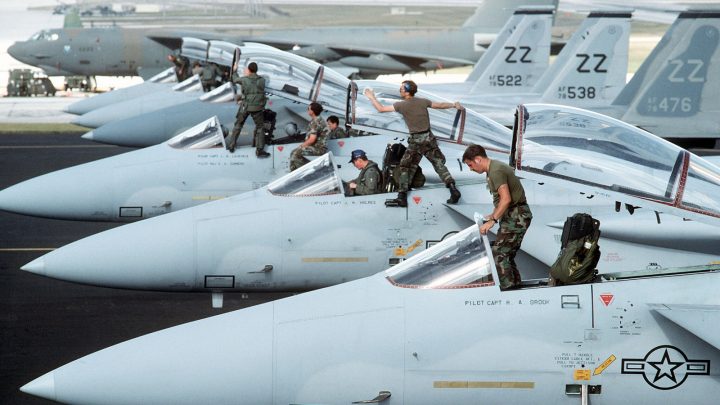 先進美軍卻快被老舊程式碼壓垮！Code Metal 端出 AI 轉譯工具 90 天市值翻 5 倍