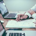 當 AI 代理責任歸屬不明又擅自擴權，面對 AI 治理 6 大漏洞企業該如何即時緩解？
