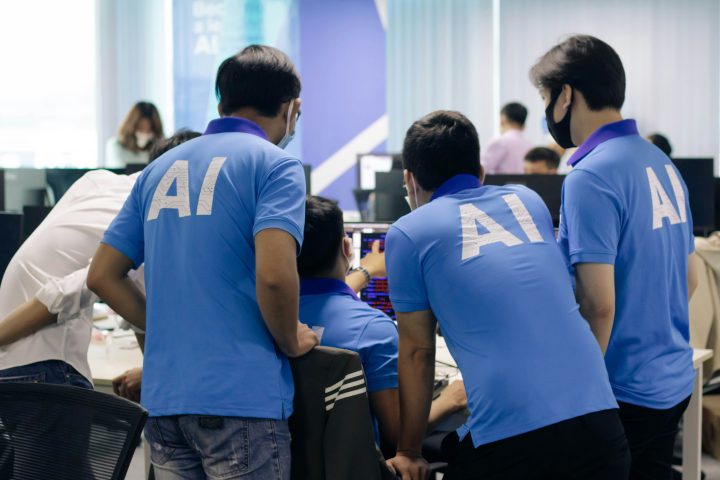 AI 已催生 130 萬個新型職位：《富比士》點名 20 種 Agentic AI 人才，企業組織圖正在改寫
