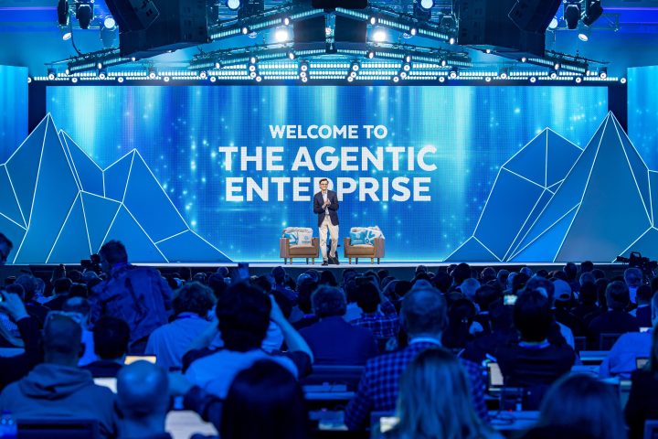 軟體股反彈不代表危機解除,Snowflake CEO:AI Agent 時代 SaaS 公司最危險的是太早樂觀
