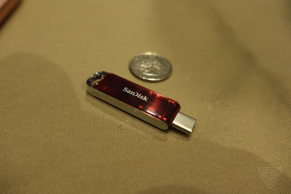 The Verge:SanDisk 1T USB