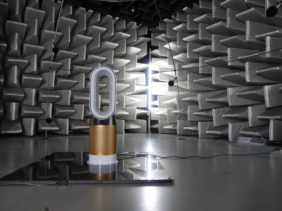 Dyson 檢測產品雜音使用的特製消音室