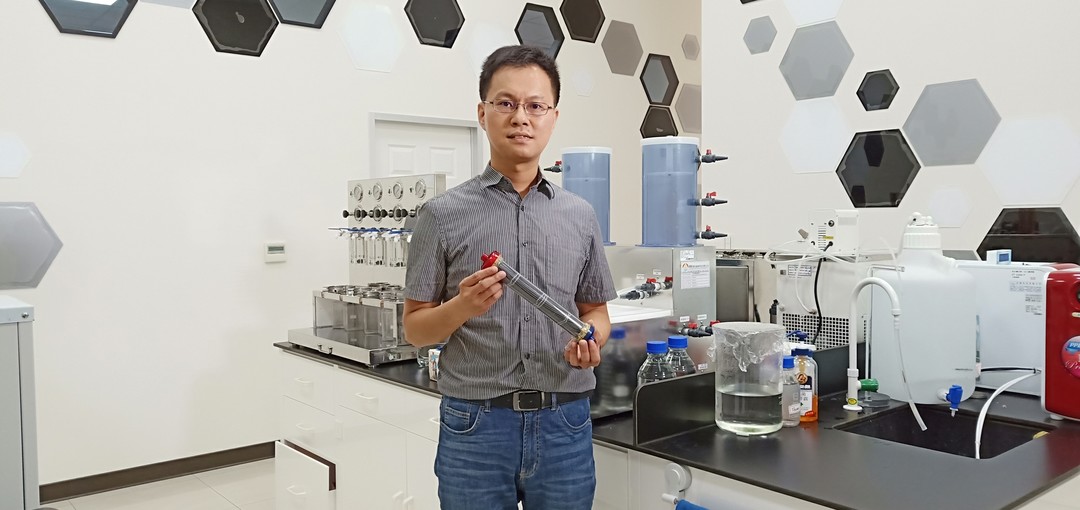 台灣科技大學應用科技所副教授洪維松