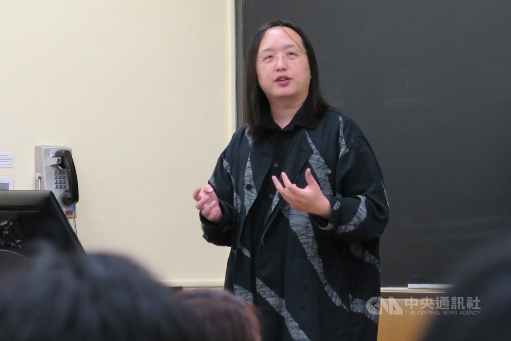 唐鳳推行台灣數位民主