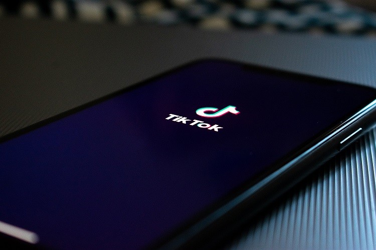 【一次就看懂的 TikTok 懶人包】拒微軟收購、賣給甲骨文？中國官媒卻說：誰也買不到！