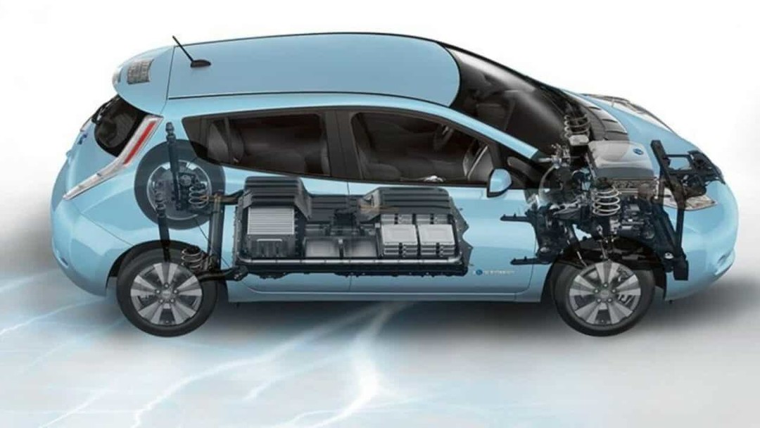 Nissan 將電動車廢棄電池回收再利用,用在推動車廠內運送汽車零件的 AGV 自動駕駛車輛